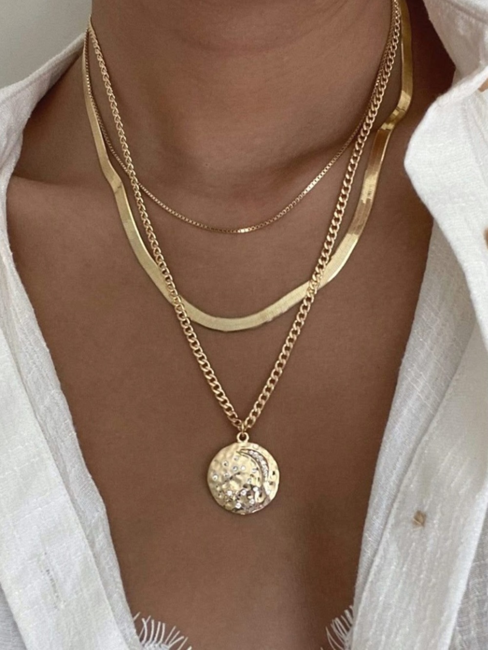 Gold textured necklace chain